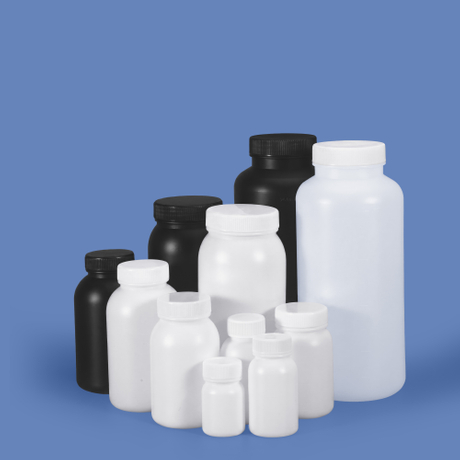 زجاجة بلاستيكية ذات فم واسع من HDPE باللون الأسود والأبيض مباشرة من المصنع مع غطاء داخلي مانع للتسرب للاستخدام في المختبر الكيميائي